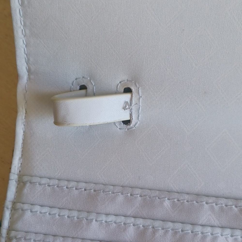 Vera Bradley RFID Wallet In The Marion Floral Pattern - Picture 10 of 17